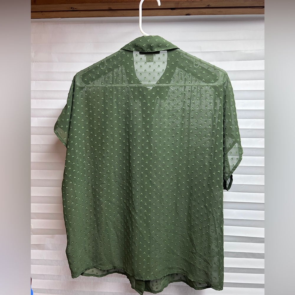 Coldwater Creek Olive Button Down Shirt - Picture 3 of 3